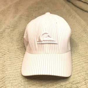 Quicksilver S/M Flex fitted white with Black stripes Hat!
